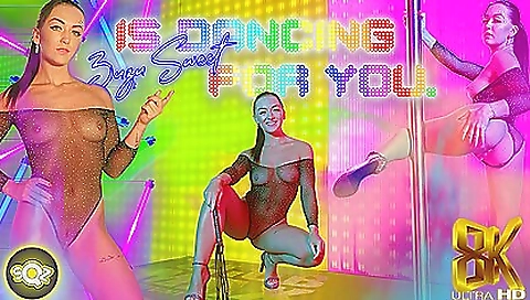 Brunette teen masturbates with her fingers on her pussy