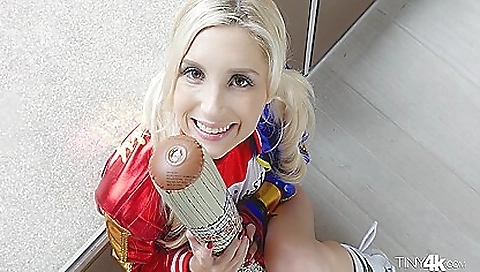 Sexy cosplayer gets fingered by a guy in a cumshot scene