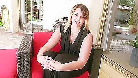 Horny blonde teen 18+ enjoys cunnilingus and facial