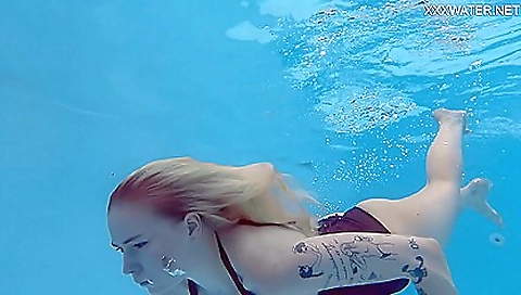 Mimi Cica - Hottest Babe Shows Naked Body Underwater