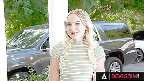 Tattooed babe in a sexy outfit is giving a blowjob