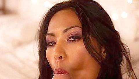 Busty big titted brunette babe getting fucked in vr