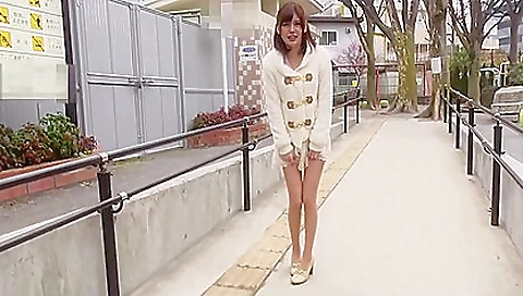 Japanese girl with a sexy body fucks her pussy after blowjob