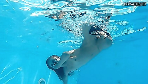 Hottest Petite Tightest Babe Underwater - Bonnie Dolce